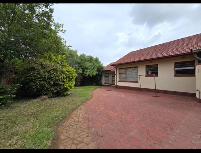 3 BEDROOM FREEHOLD FOR SALE IN RIDGEWAY